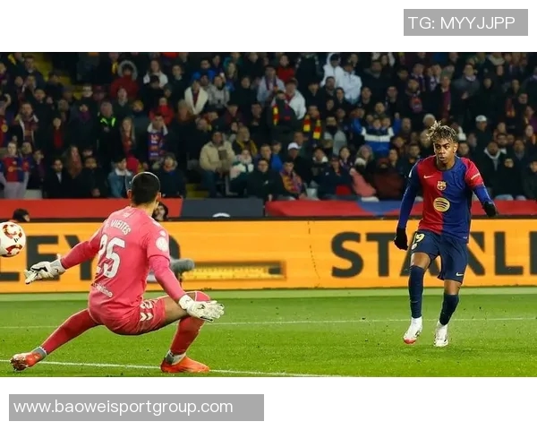 拉菲尼亚与佩德里今日参与部分合练以评估身体状态恢复情况 拉菲尼亚与佩德里今日参与部分合练以评估身体状态恢复情况