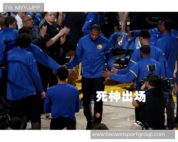 杜兰特坦言不在意退役球衣荣誉更重视个人成长与球队贡献 杜兰特坦言不在意退役球衣荣誉更重视个人成长与球队贡献