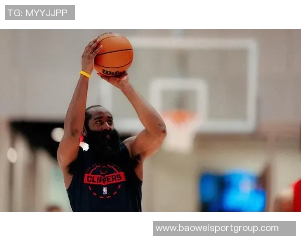 哈登称小卡夏季苦练展现侵略性已恢复赛季最佳状态